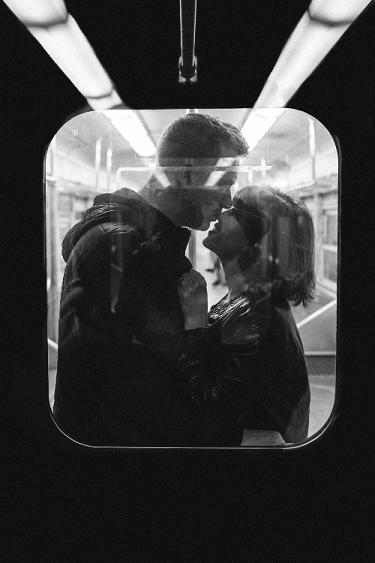 Kissing on subway